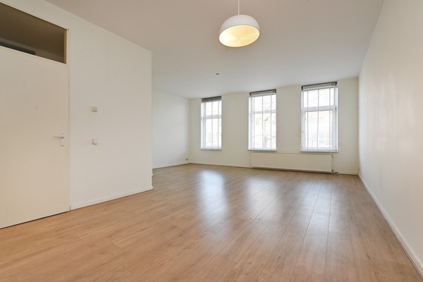 Medium property photo - Claes de Vrieselaan 81A01, 3021 JD Rotterdam